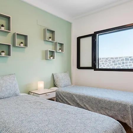 Aridane, Jacuzzi And Heated Pool Vila